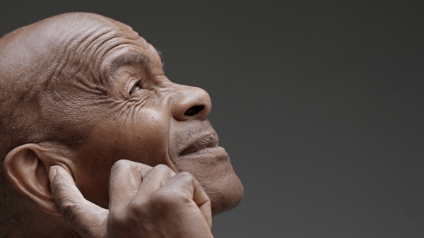 perda auditiva em idosos